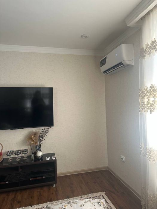 Срочно сдаётся в аренду 1 комнатная квартира в Ангрене