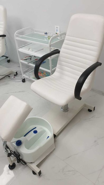 Стол за педикюр Anita