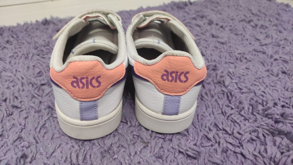 Детски маратонки Asics за момиче!