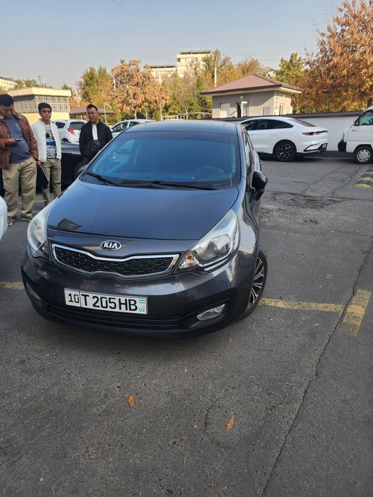 Kia  Rio 2014 . Автомат. Фулл позиция.