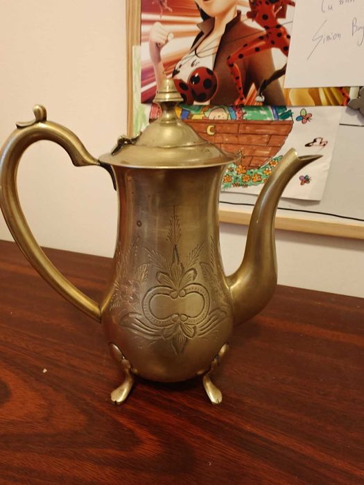 Ceainic vintage din alama