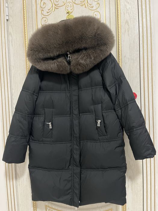 Продам пуховую куртку, Покупала за 150 тыс в ТЦ Евразия Продаюза70 тыс