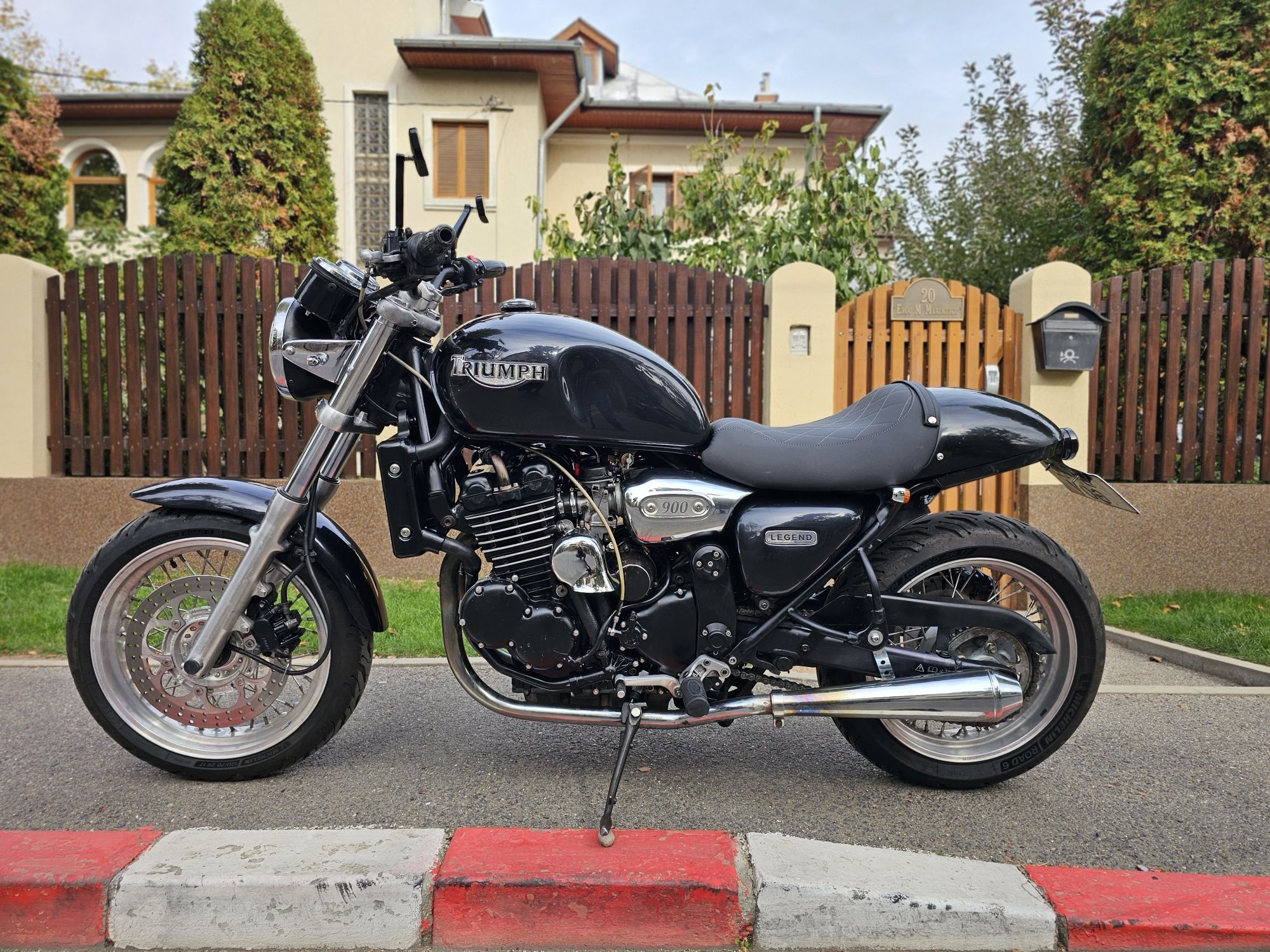 Triumph Legend TT 2000 - Cafe Racer