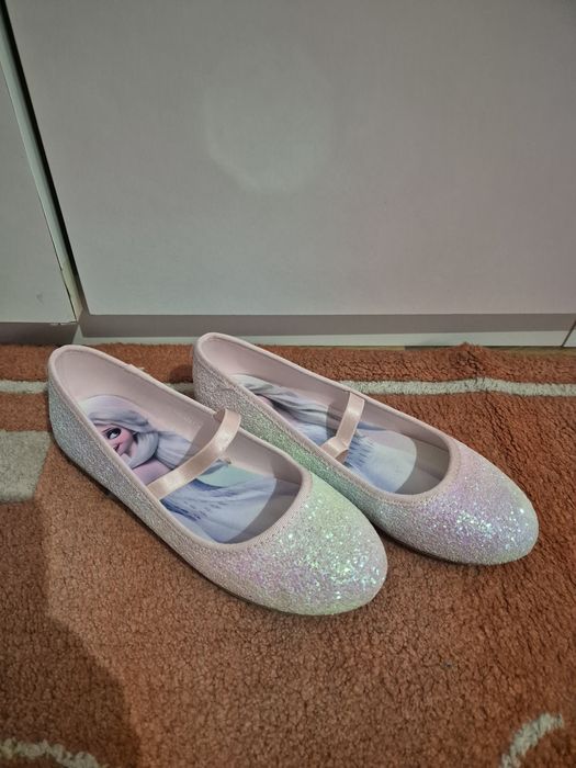 Balerini HM, mas 33, purtați de 2 ori