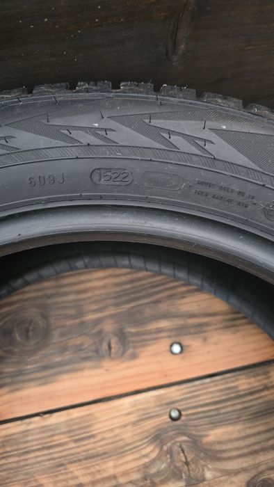 Зимни гуми 215 55 18. Nokian Tyres SUV 4