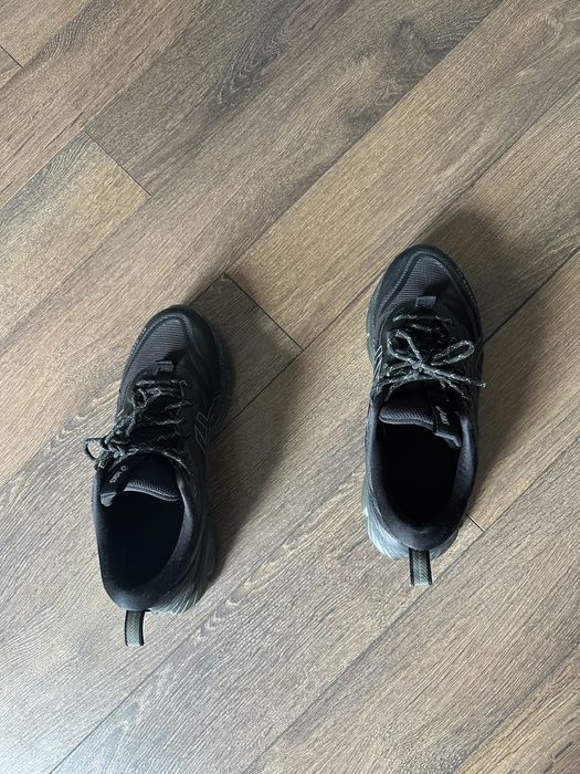 Обувки Asics като нови