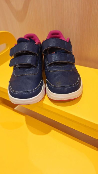 Детски маратонки за момиче adidas