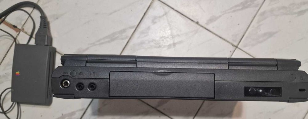 Лаптоп Apple Macintosh PowerBook 1400cs модел 1996 година