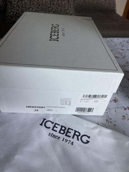 Обувки с висок ток Iceberg