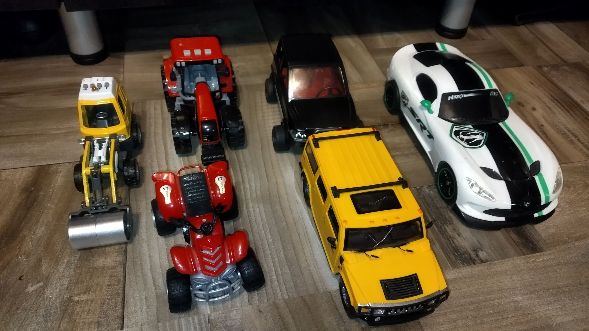 Set mașinuțe din plastic