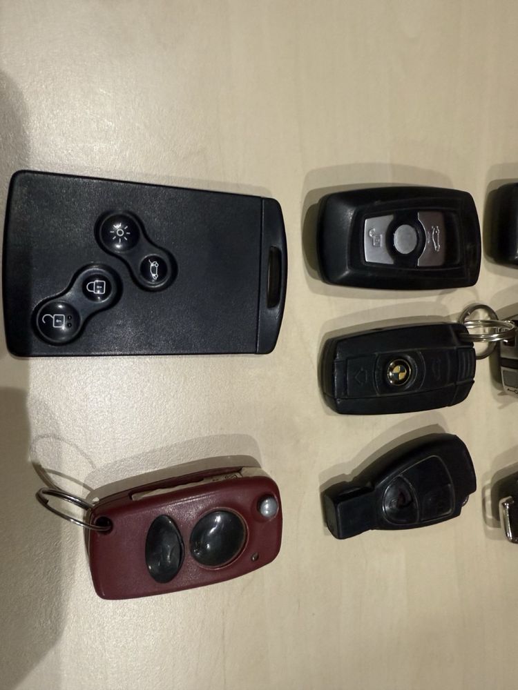 Лот Автомобилни ключове за Ауди/Audi/БМВ/BMW/Mercedes/Toyota
