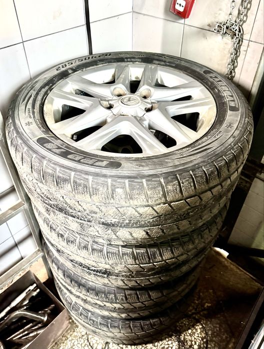 Продам комплект дисков на LX570