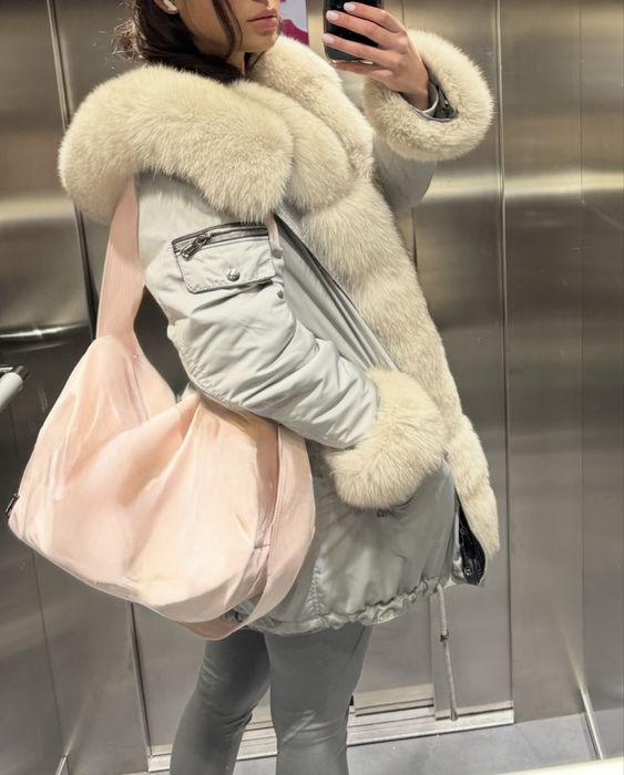 Haina blana naturala vulpe