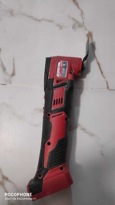 Акумулаторен Мултифункционален инструмент/Мултитул Milwaukee M18 BMT