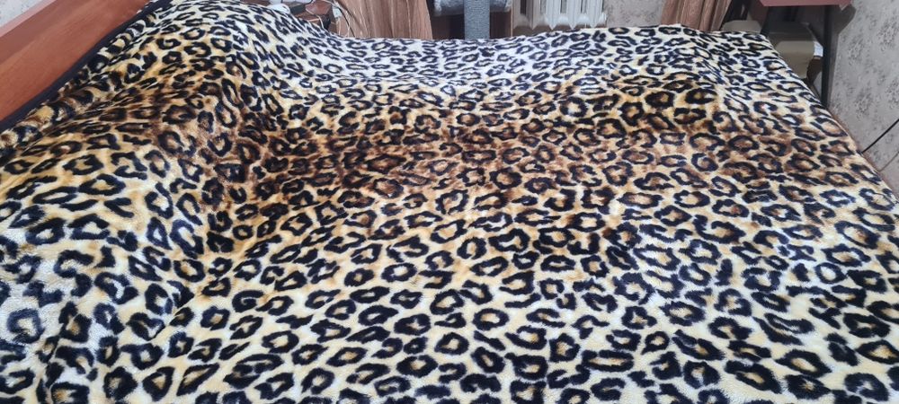 Продаётся накидка для мебели.