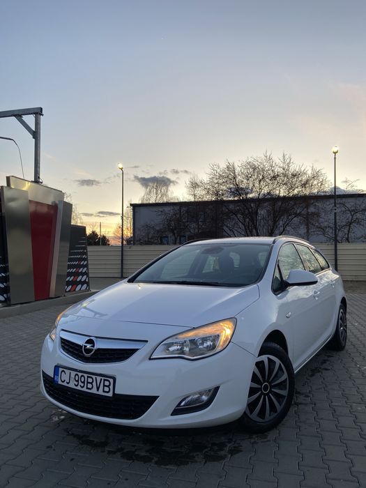Opel astra j sportstourer 1.3 cdti