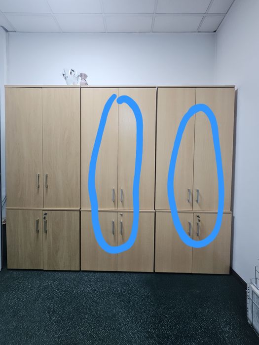 Офисный шкаф с полками