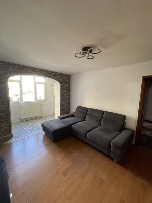 Inchiriez apartament