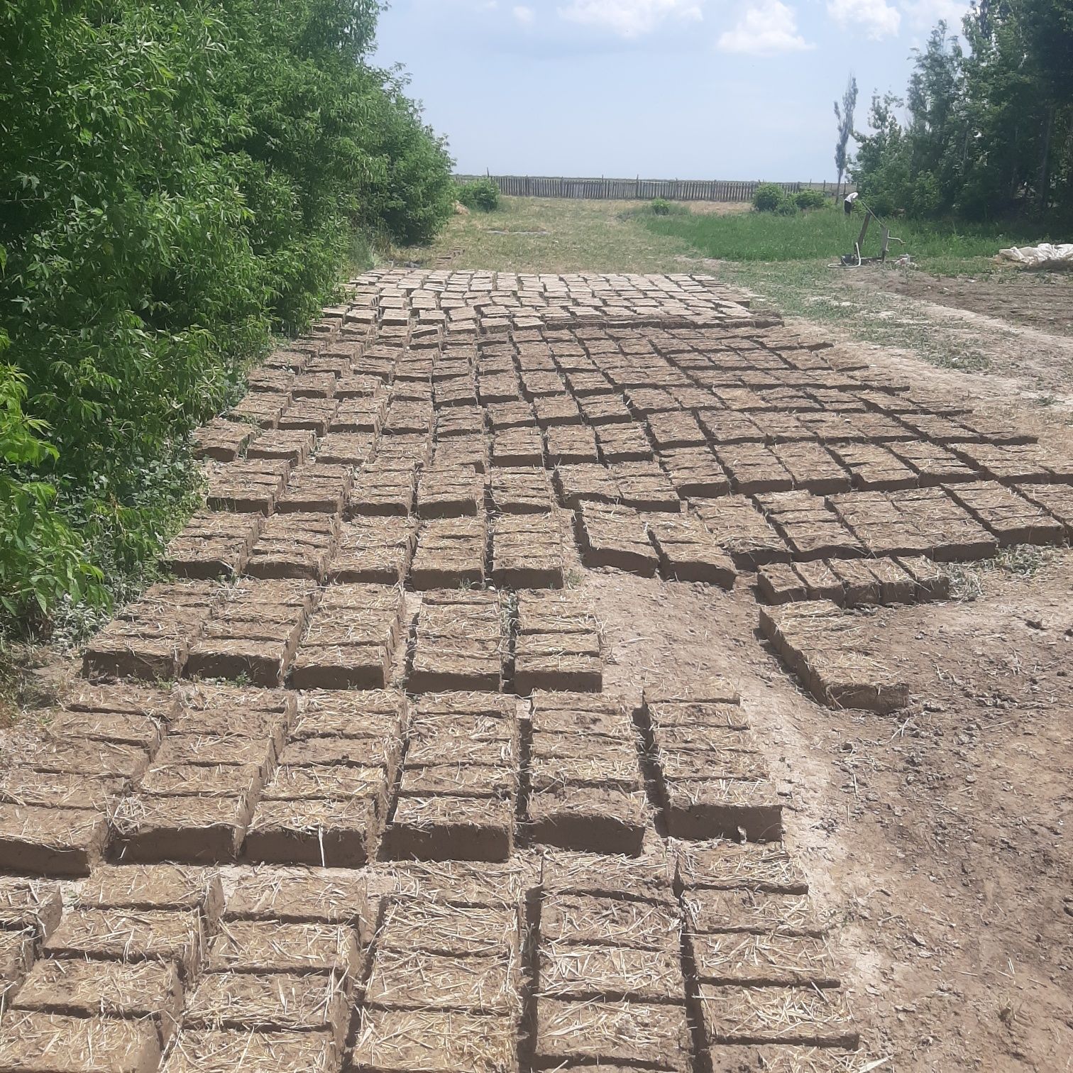 Саман кирпишке заказ кабылдаймыз хабарласыныздар ..