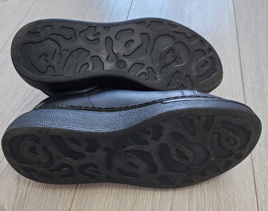 Adidași damă din piele