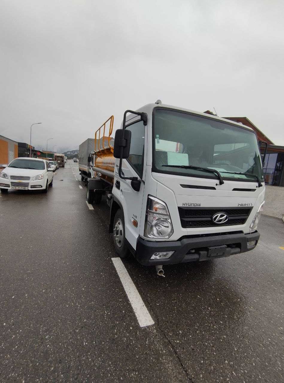 Поливомоечная машина  4 м3 HYUNDAI EX8