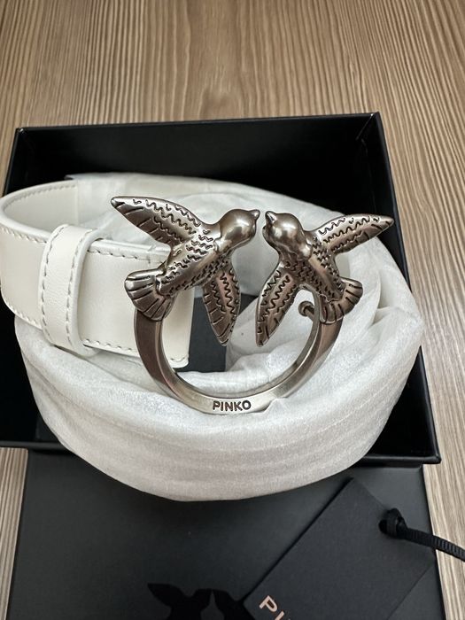Колан Pinko в бял цвят със сребърна катарама