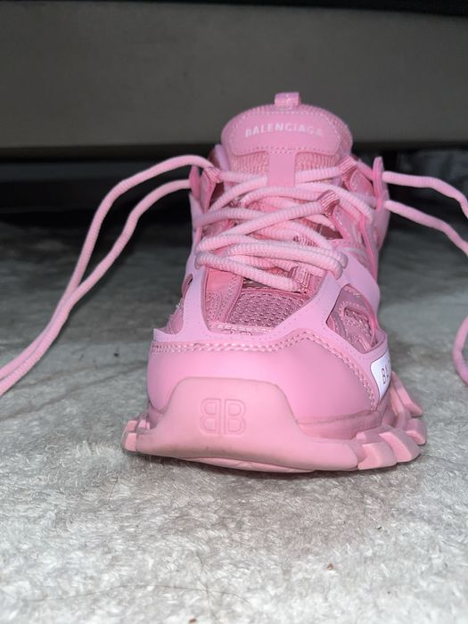 ballenciaga track Cu avnas de 50 de lei