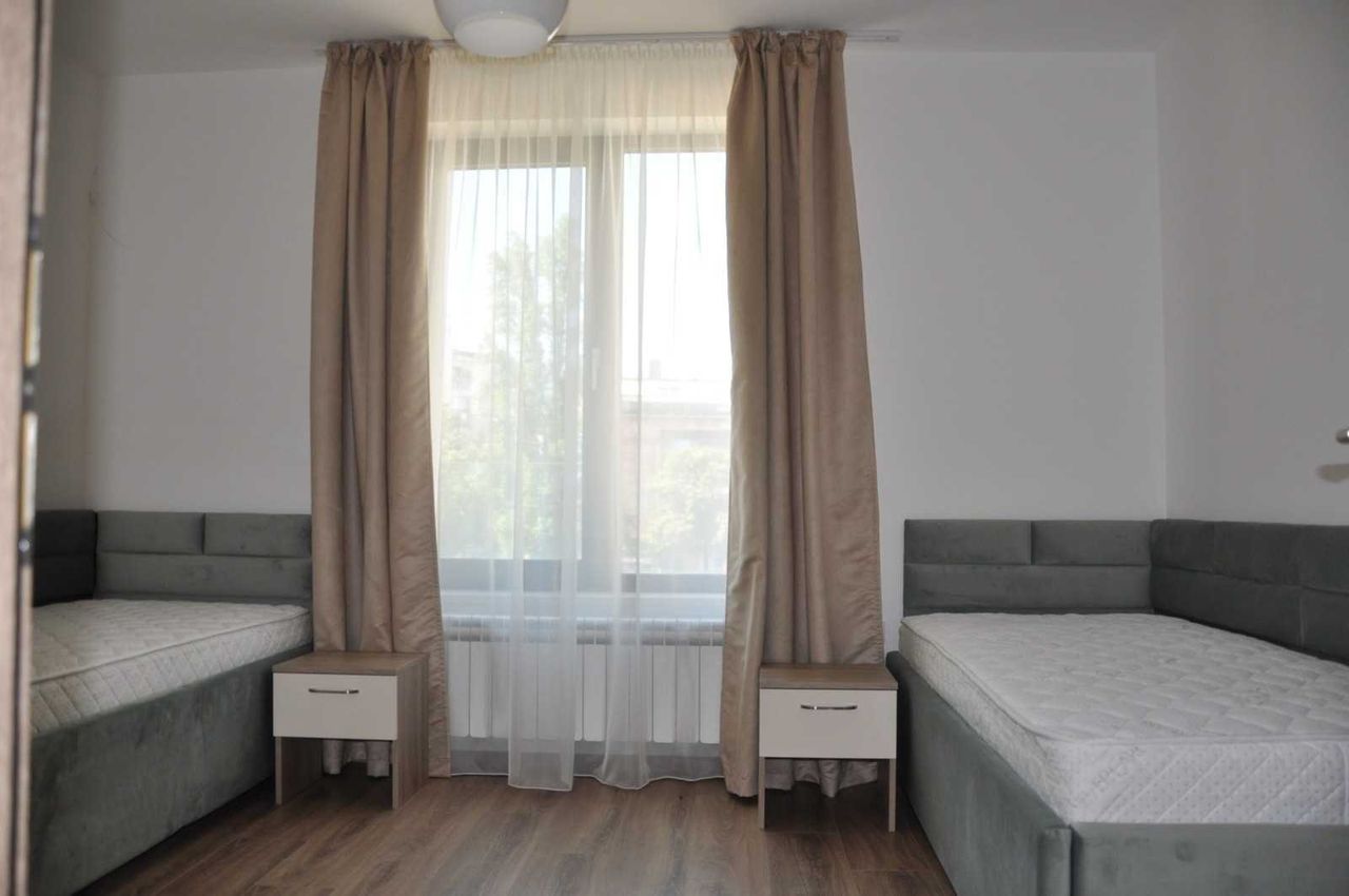 Дава се под наем Тристаен апартамент в София, Стрелбище - 110 кв.м за 637.5 € - Снимка #3