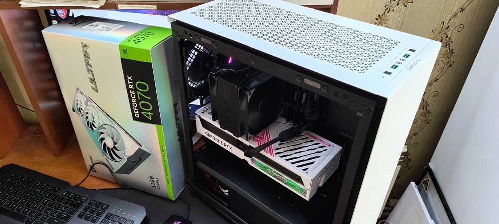 Ryzen 7 5700X3D RTX 4070 Ultra OC-12 гб  озу-32гб