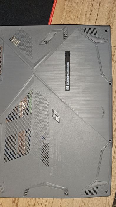 Laptop Gaming MSI Thin 15 B12VE cu procesor Intel® Core™ i5-12450H
