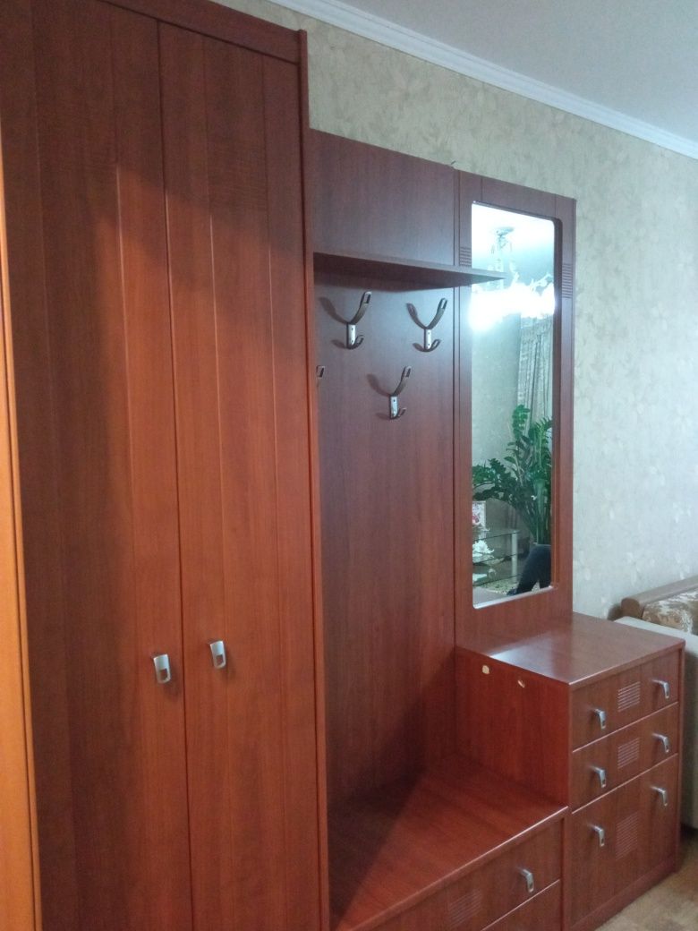 Продам прихожую  в хорошем состоянии