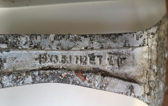 Set jante aliaj cu anvelope m+s 80%, stare 19 Inch, 5X112 255/35R19 A