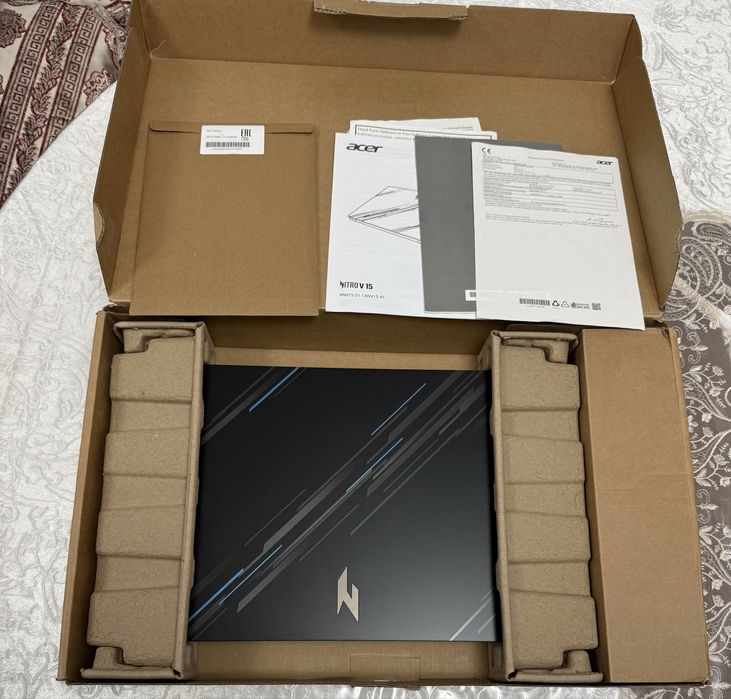 Acer Nitro v 15 black