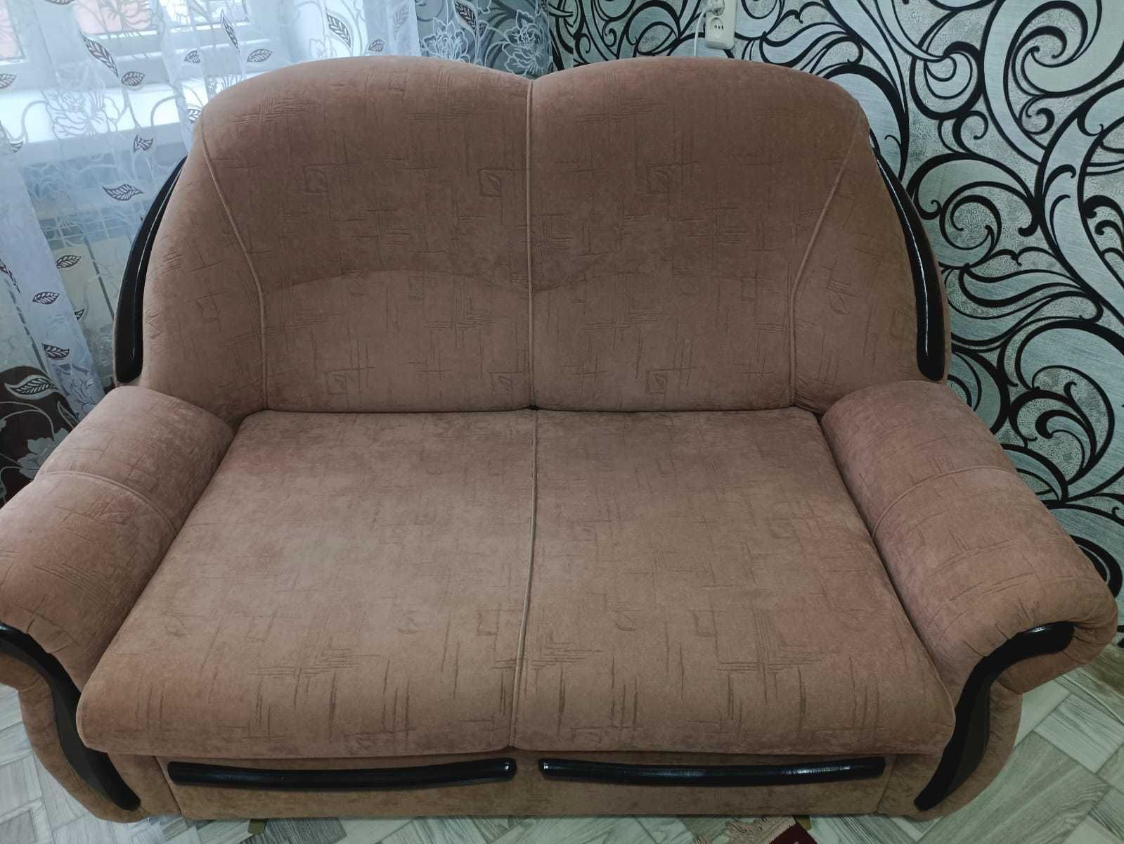 Продам диван, маленький диван и кресло