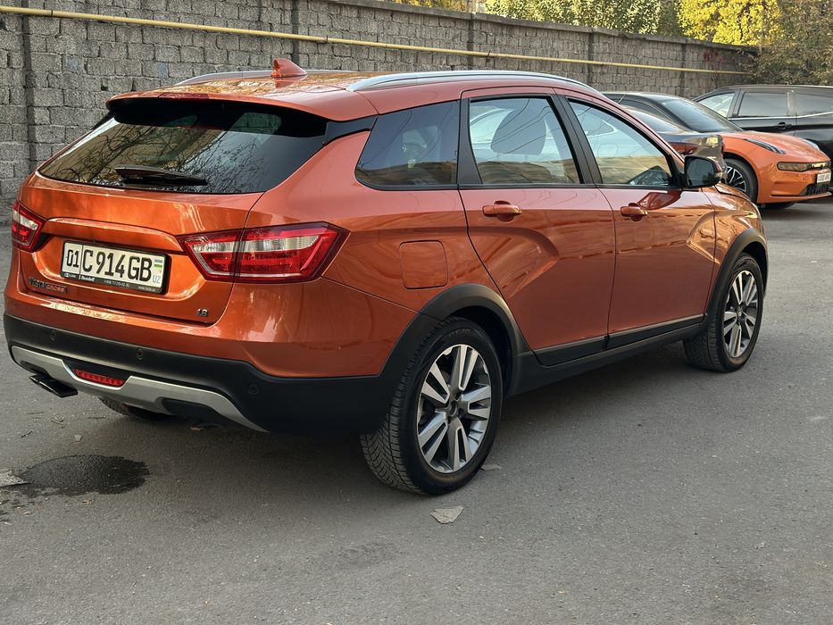 Lada Vesta Cross 1.8 2019 год пробег 116000 км, багажник пятно,автомат