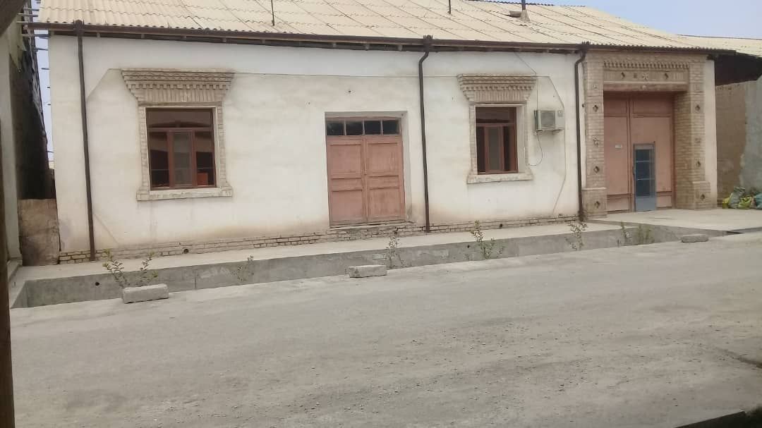 Узимни уйим хаммаси телефонда гаплашамиз