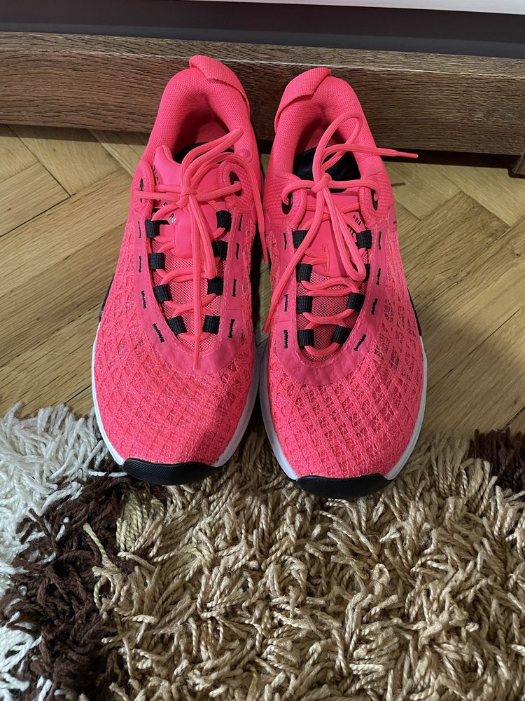 Дамски маратонки UNDER ARMOUR