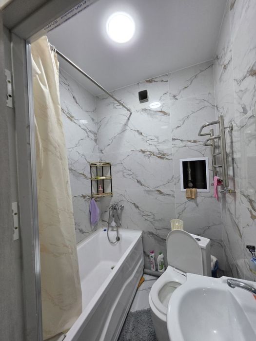 Чирчик шахар 2 м/р Янги Узб 1 х сотилади 42 кв/м Нархи 30.000$ Наличка