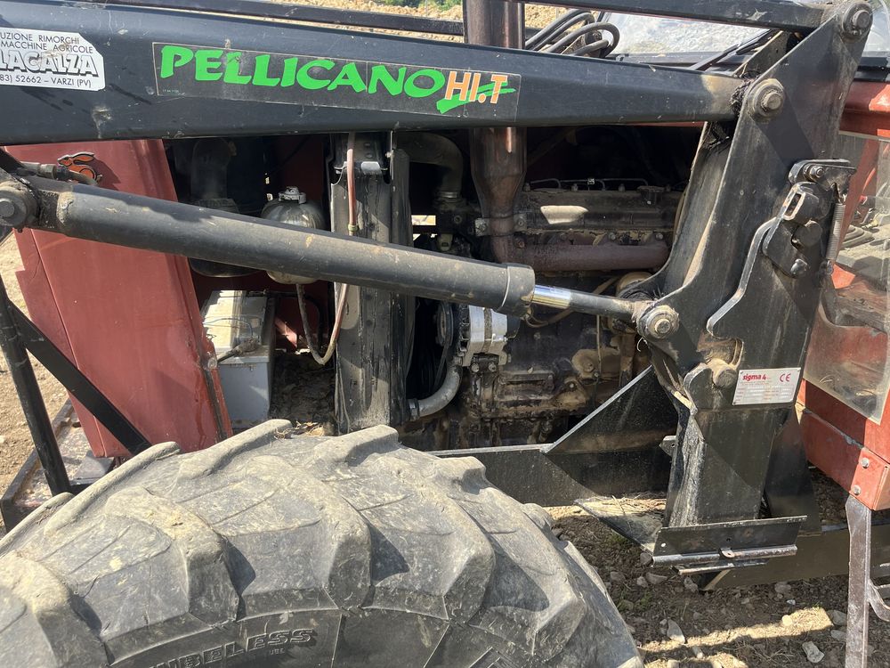 De vanzare tractor fiat 70/90 cu incarcator original pe el 4 cilindri