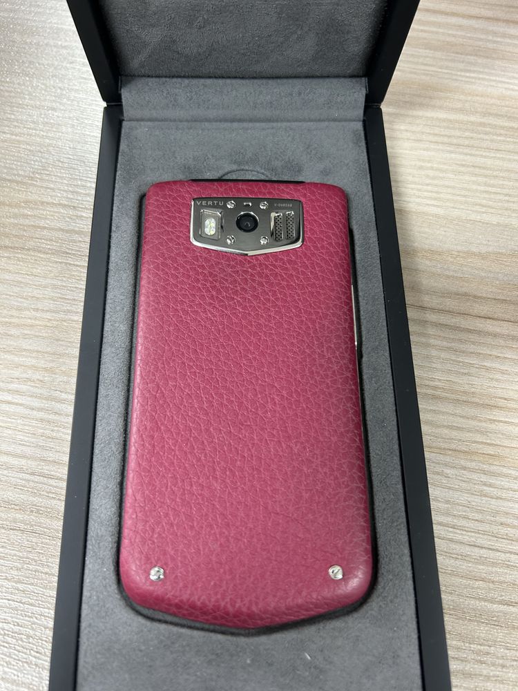 Vertu Constellation V