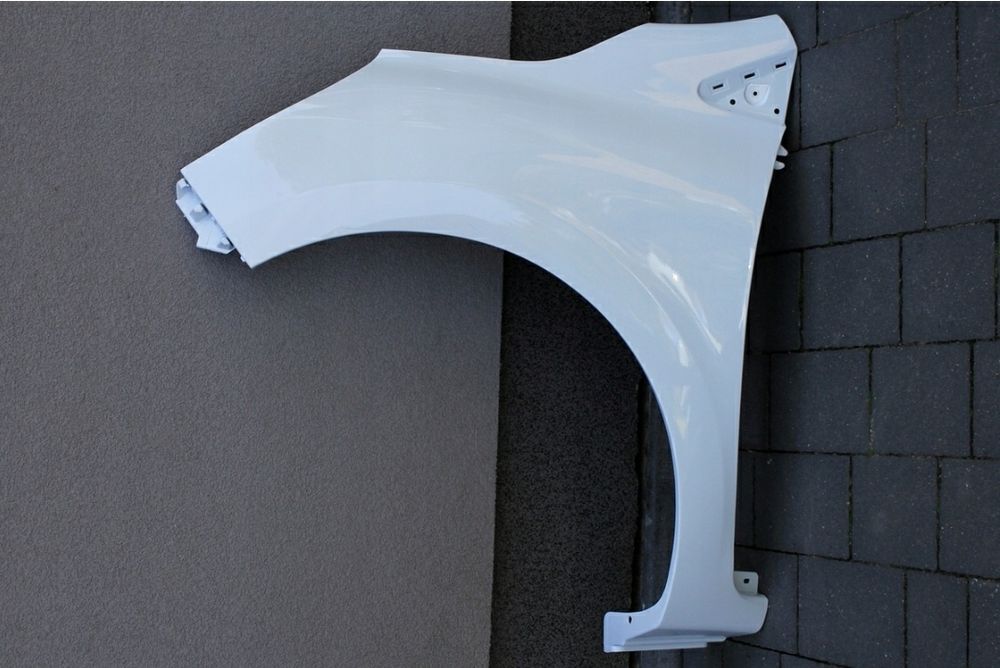 Aripa stanga fata noua vopsita alb 369 Renault Clio 4 IV 2012 - 2016