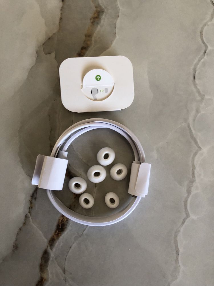 AirPods 2 Pro (Cu toate accesorile)