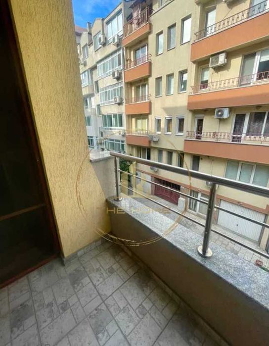 Дава се под наем Тристаен апартамент в Варна, Център - 87 кв.м за 700 € - Снимка #8