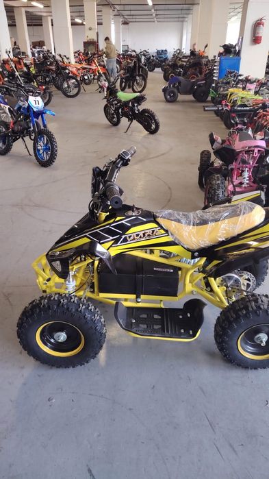 Atv 800 W 36 volți Nou cu garanție pentru copii 3-9 ani