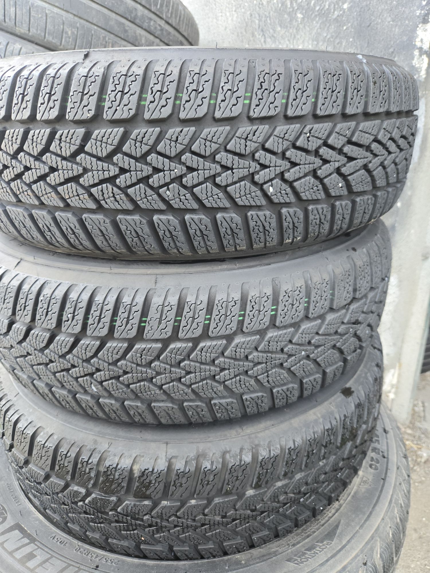 2бр. 175 65 14 Dunlop зимни.