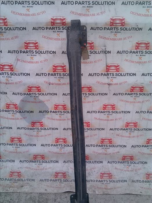 armatura bara spate volkswagen golf 5 plus