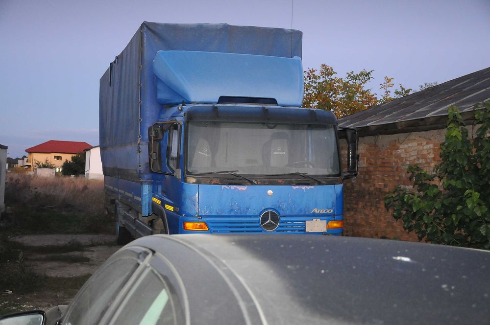 Camion 12 tone MERCEDES Atego 1223 2001 6.4D 230CP Bena 7.40m / Fiscal