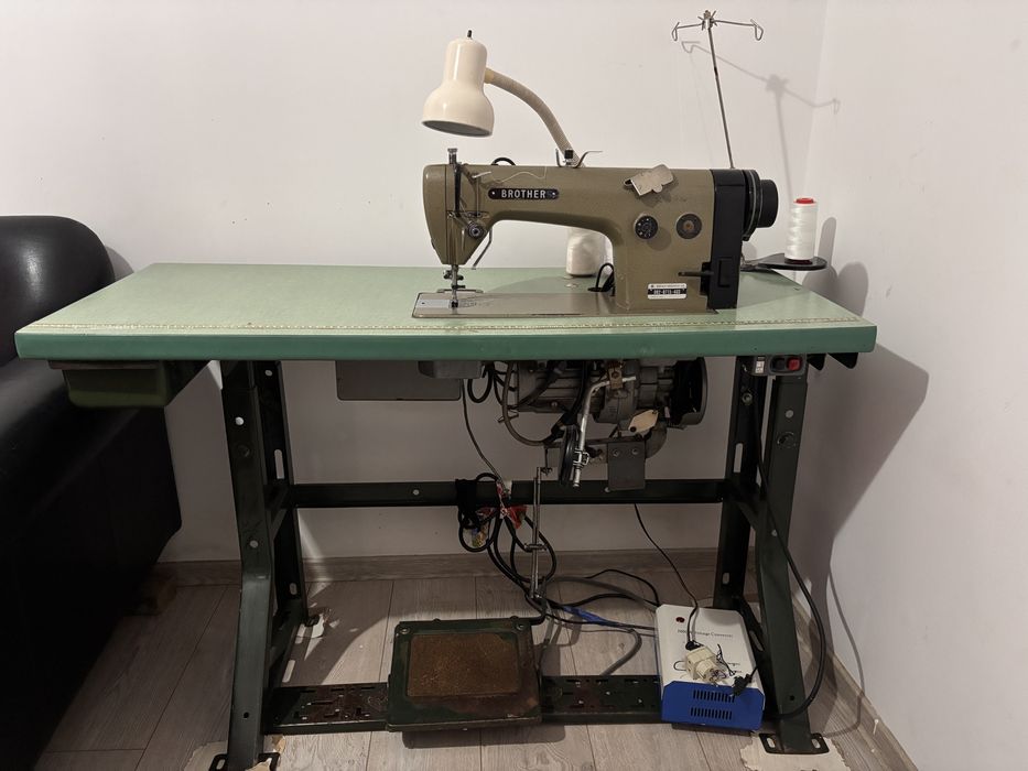 Masina de cusut industriala Brother