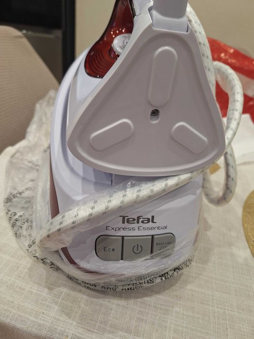 Чисто нова ютия на Тефал