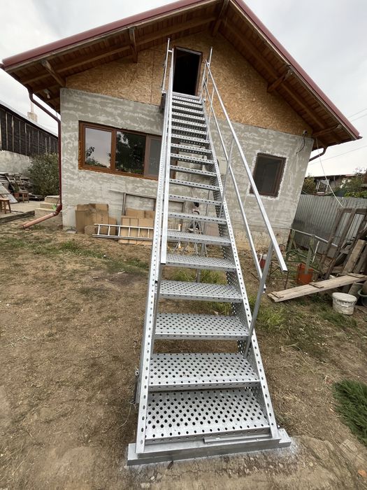 Scări metalice zincate